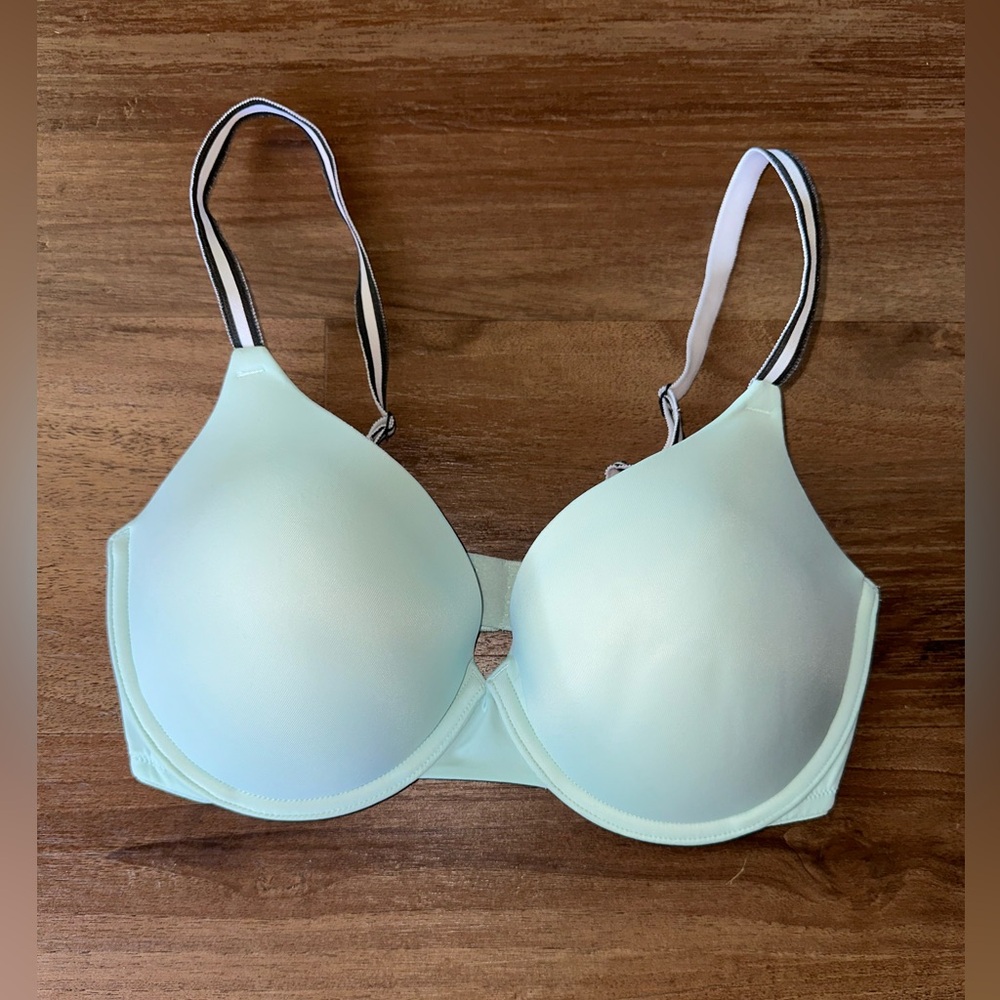 PINK Victoria's Secret WEAR EVERYWHERE PUSH-UP BRA